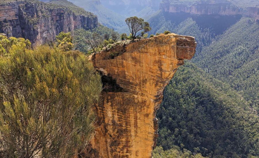 3 Astonishing, Lesser-Known Rock Formations In The Blue Mountains